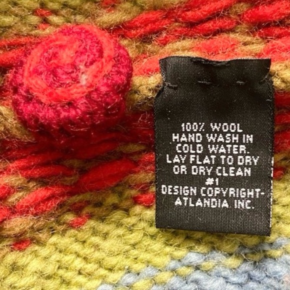 Newari Handmade Nepalese Icelandic 100% Wool Sweater Multi-color Size L/XL - Picture 6 of 6